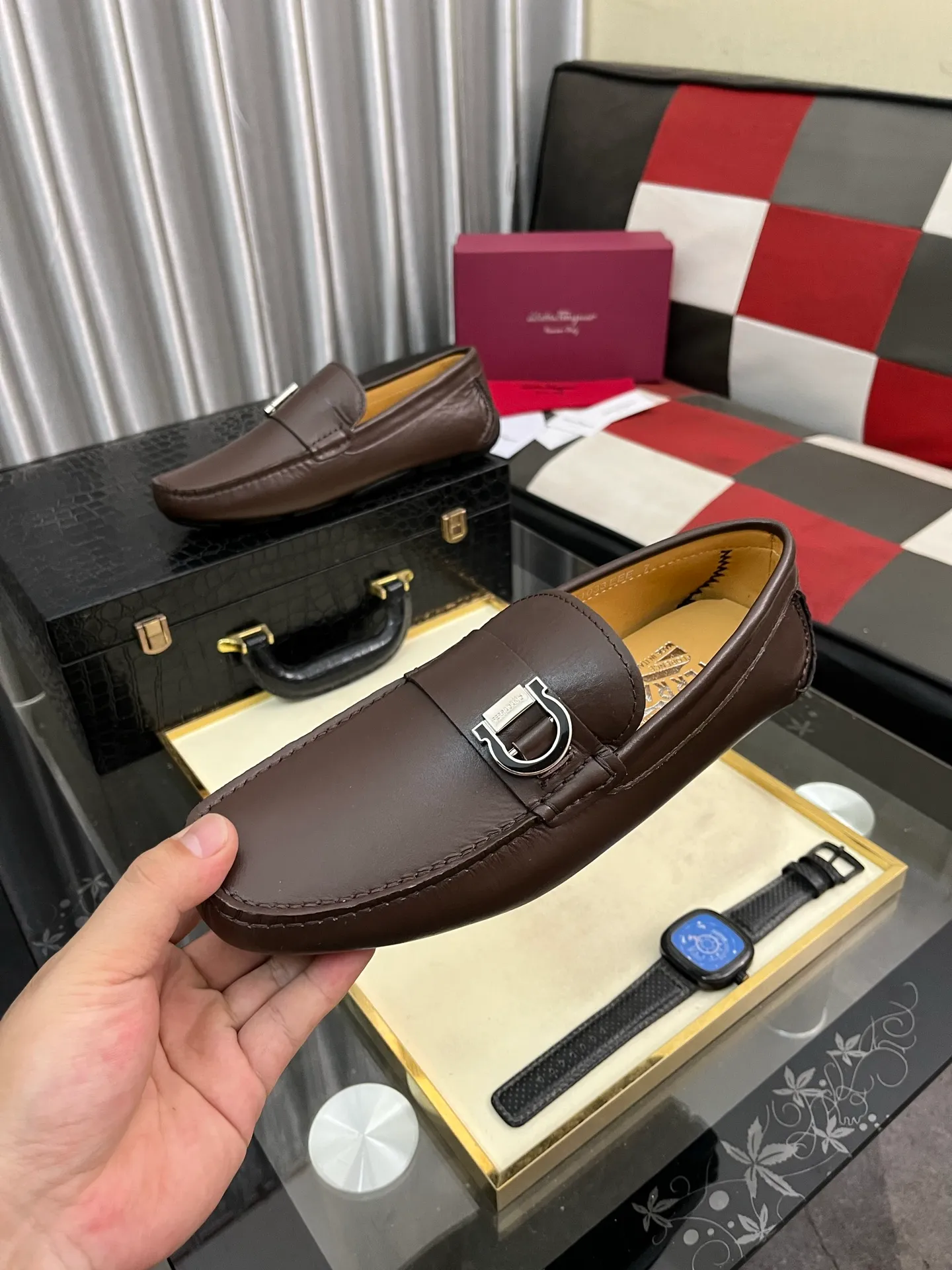 Men's shoes 💰560⌚️⌚️ Ferragamo [Ferragamo] new high-end quality framed shoes. The style is luxurious and elegant, with equal emphasis on practicality and style. We pay special attention to quality and details. The shoe last leather, workmanship and comfort are not inferior! Material: Imported first-layer soft cowhide leather upper ➕Genuine leather lining, code number: 38-446️⃣colors available